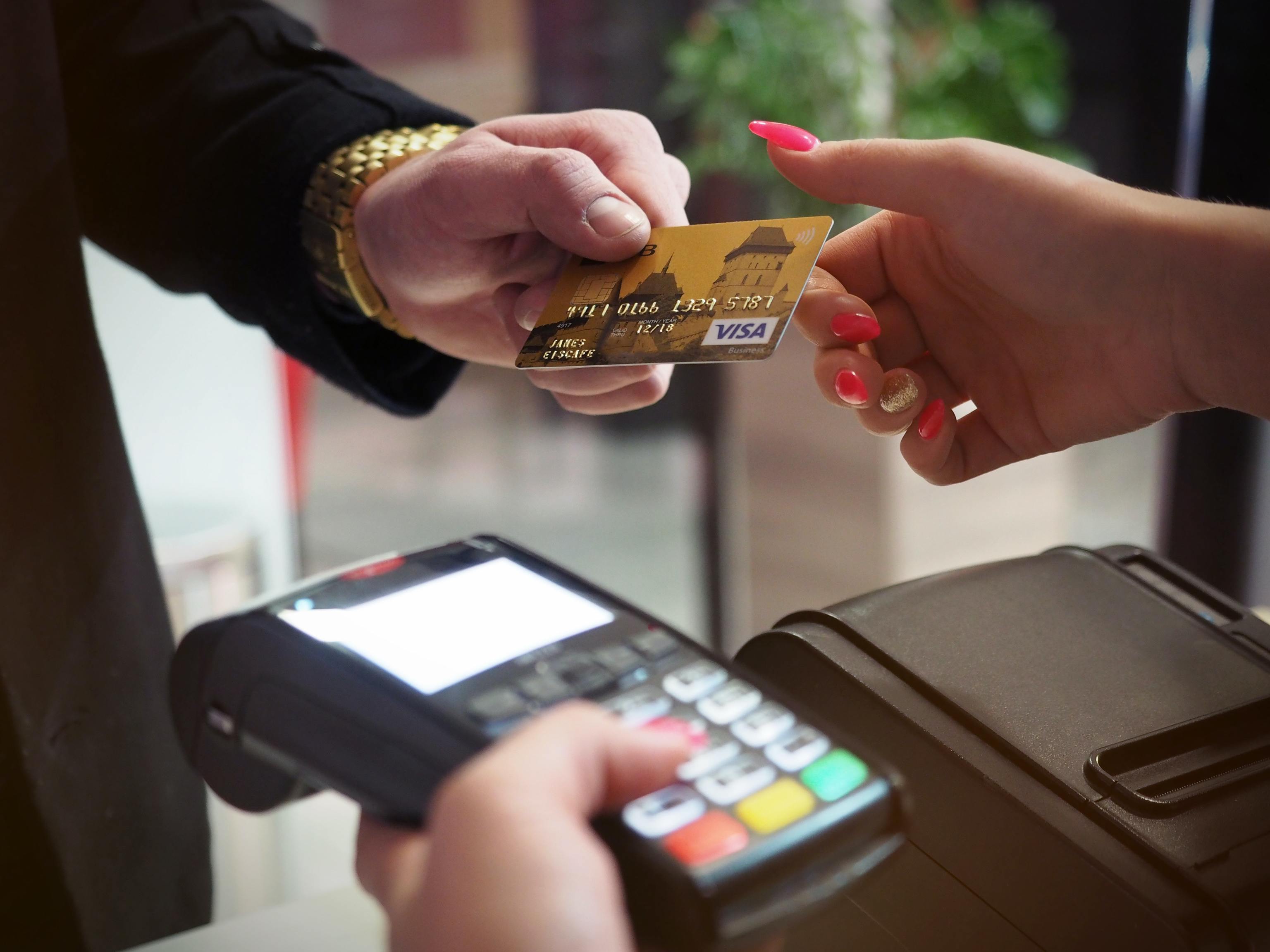 SBS refuerza control de tarjetas para evitar fraudes en Peru